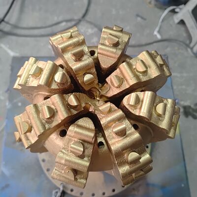 특화된 블레이드 타입 엠프레그네이트 다이아몬드 드릴 비트