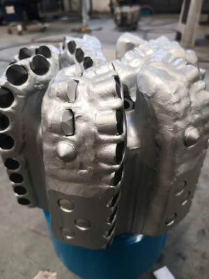 8.5인치 강철 바디 7날 16mm 주 절삭날 암반 PDC 드릴 비트